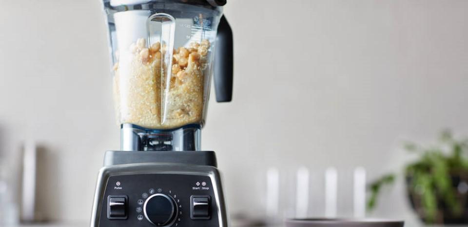 Making Hummus in a Vitamix 750 J.L. Hufford