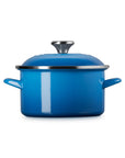 Marseille 3.8 qt enamel on steel traditional petite stockpot with lid and handles on a white background