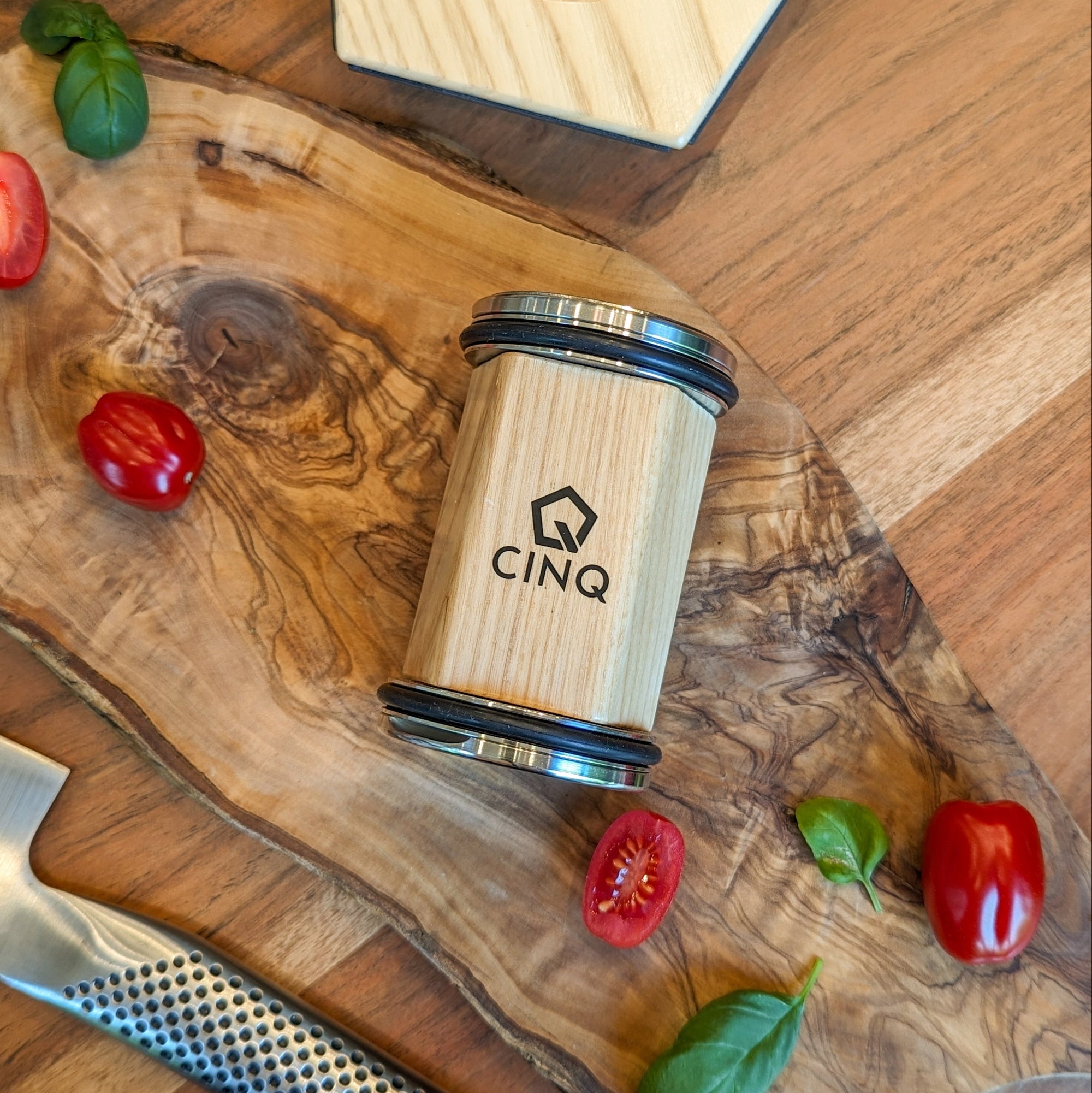 CinQ Knife Sharpener