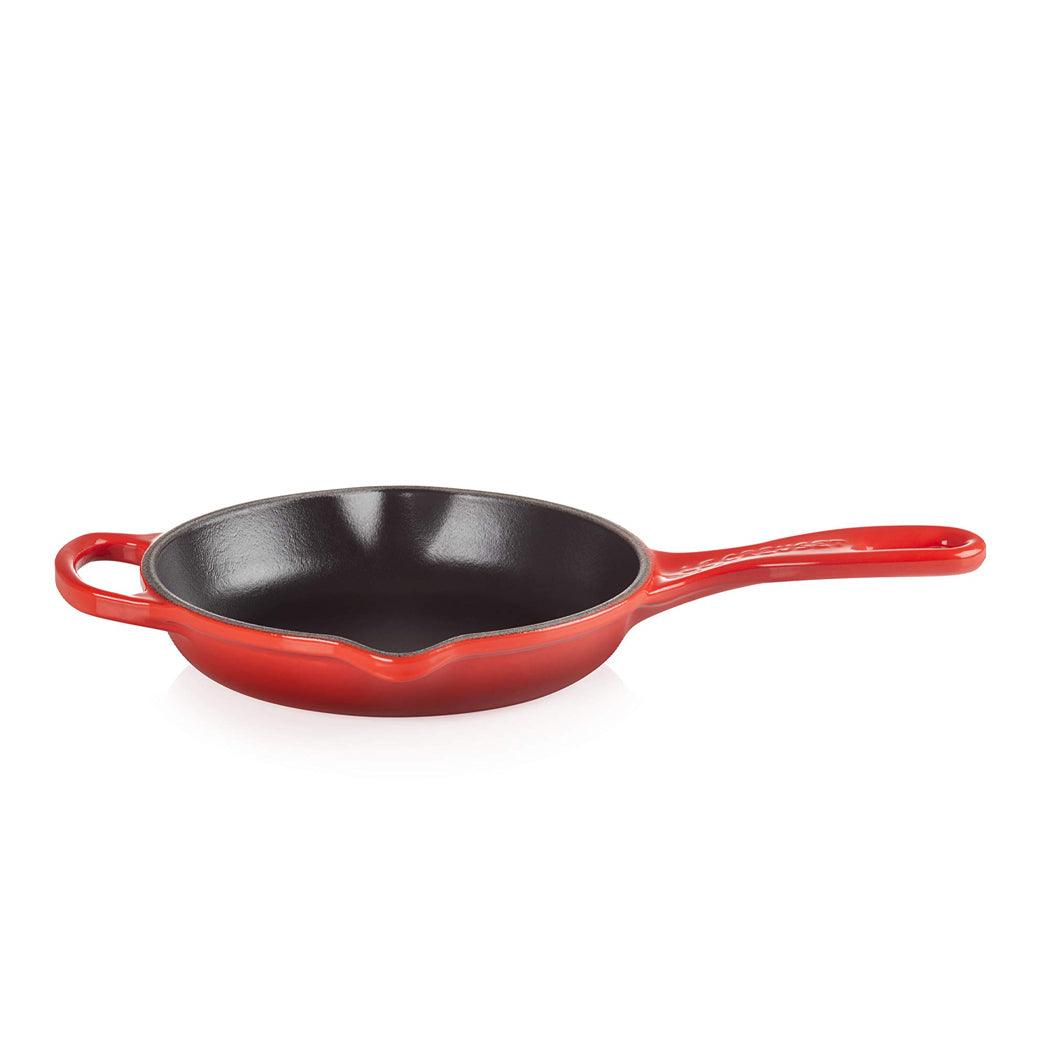 Le Creuset 6.33'' Enameled Cast Iron Signature Iron Handle Skillet - Thumbnail 2