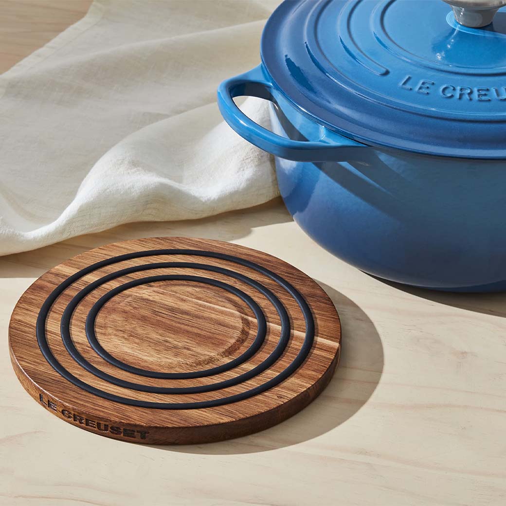 Le Creuset Magnetic Wooden Trivet - Thumbnail 2