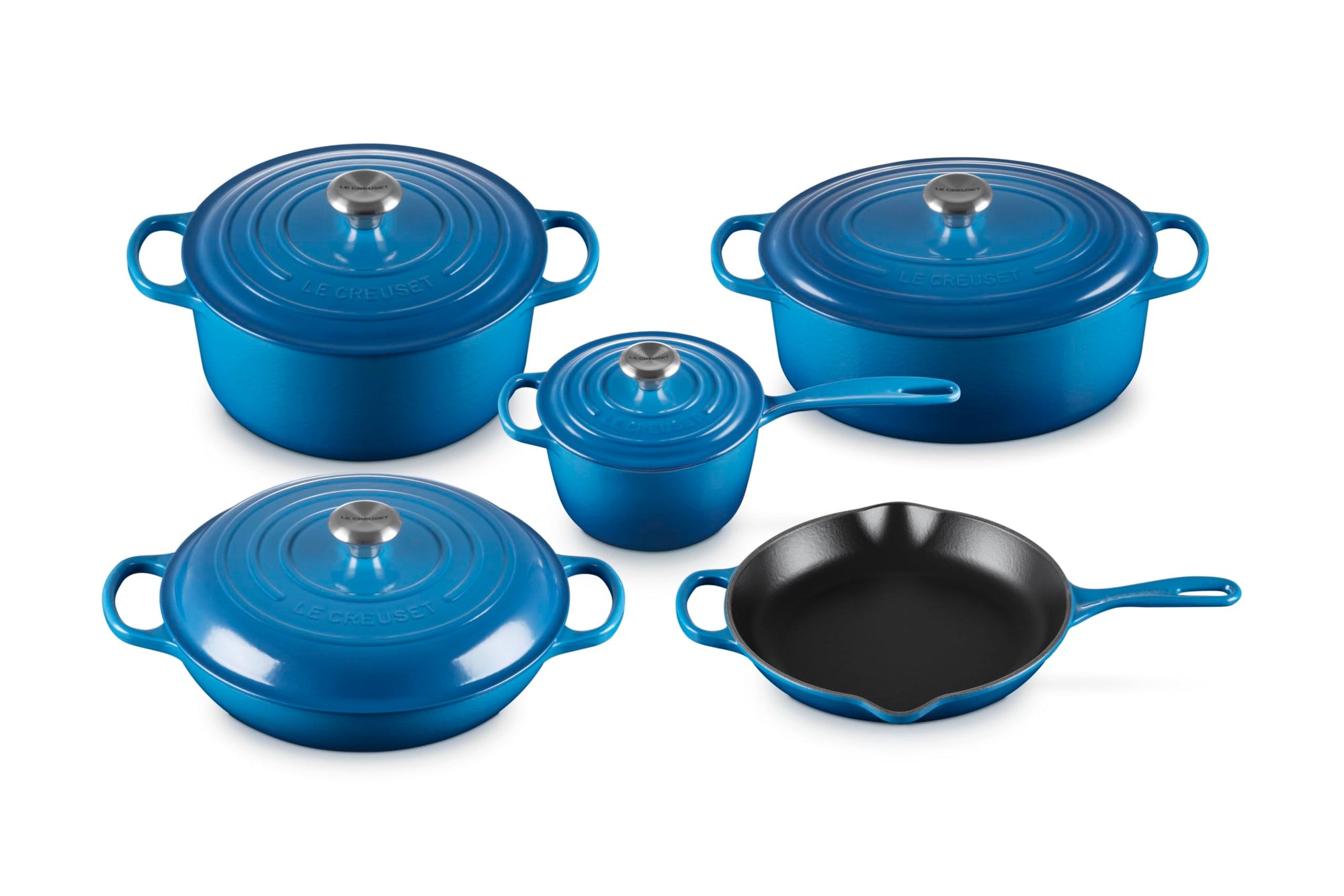 Set of 5 marseille cookware with lids  on a white background