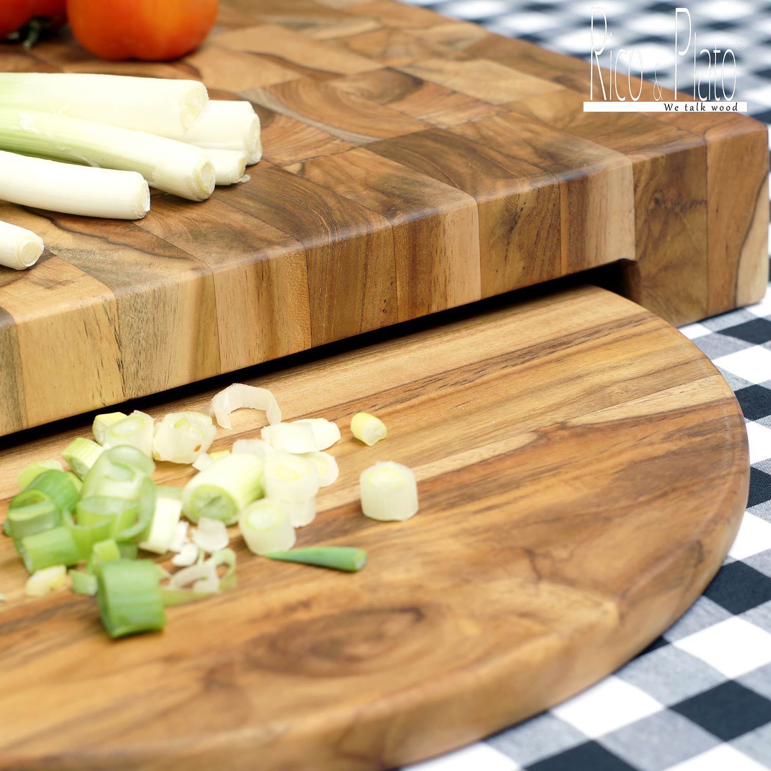 Rico & Plato Dukkah Teak End Grain Cutting Board with Round Plate