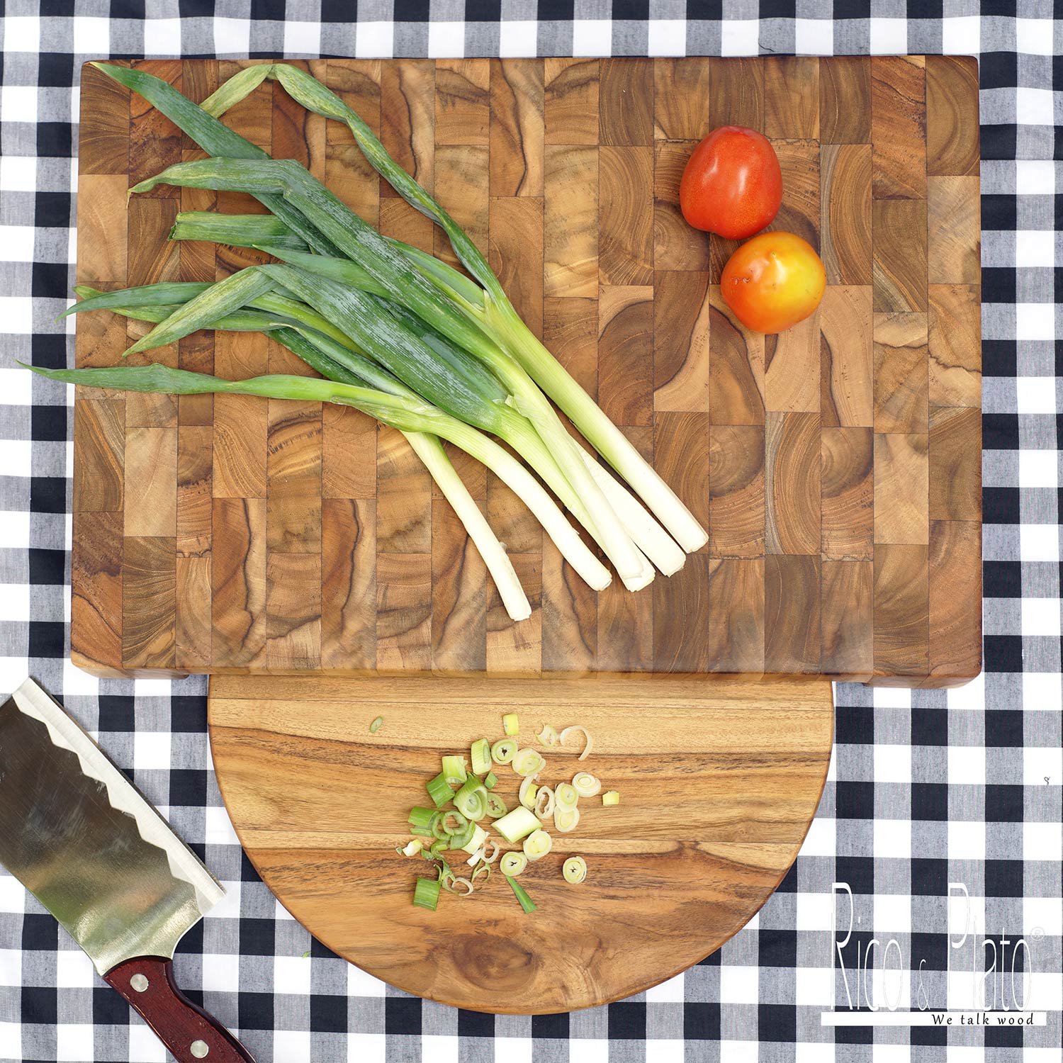 Rico & Plato Dukkah Teak End Grain Cutting Board with Round Plate - Thumbnail 3
